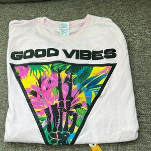 Good Vibes Women’s Unisex Fit Light Pink Tropical Short Sleeve T-shirt Large